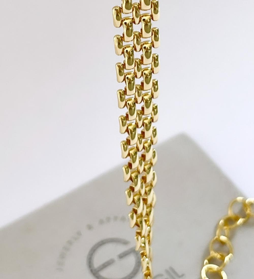 GOLDEN WALL